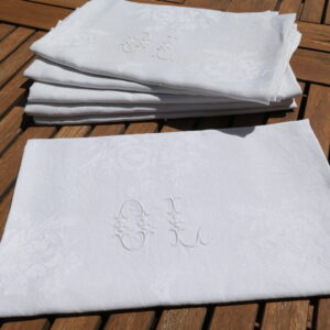 6 anciennes serviettes de table