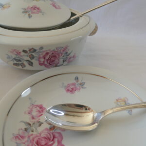 9 assiettes à potage raynaud limoges