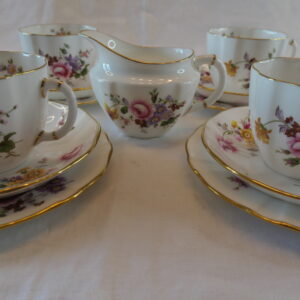 4 trio de tasses à thé royal crown derby