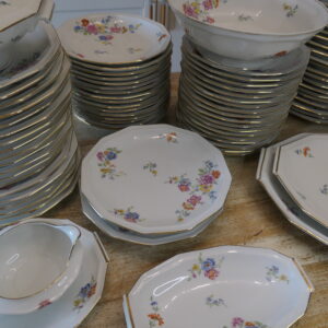 service porcelaine 83 pièces bernardaud limoges