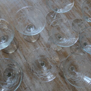 9 coupes de champagne vintage verre gravé